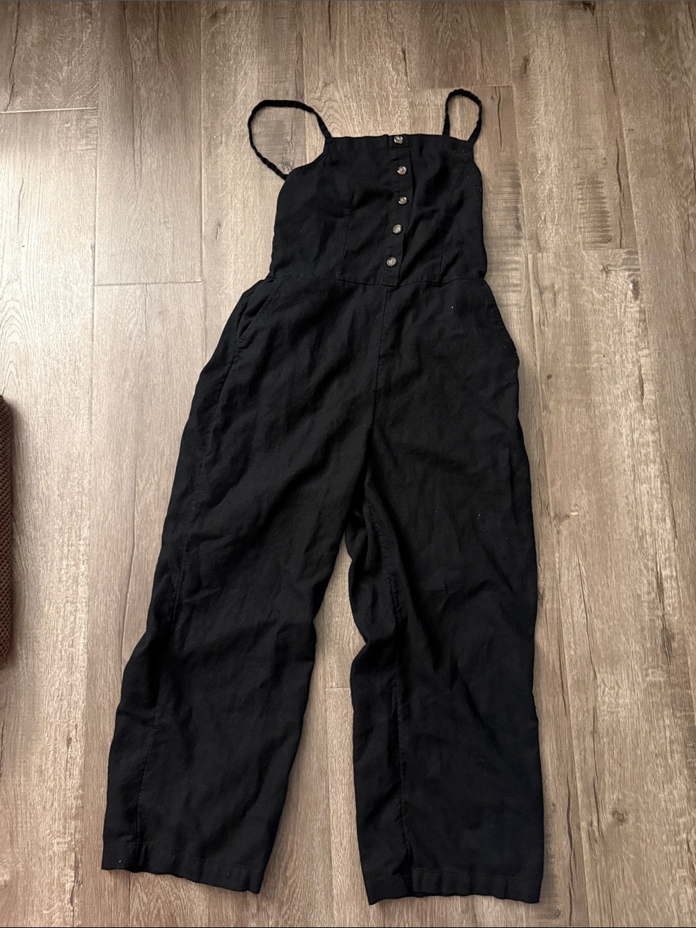 Old Navy Black Sleeveless Button-Front Jumpsuit  fits like capris